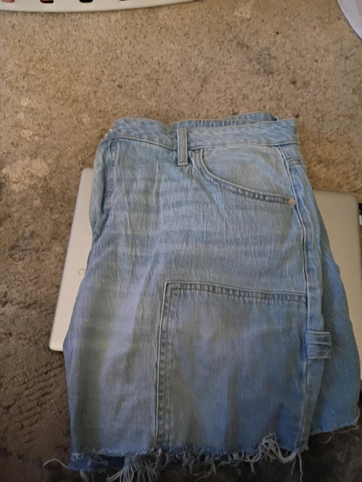 Womens shorts - Winnebago, Illinois - FleaMarketBay