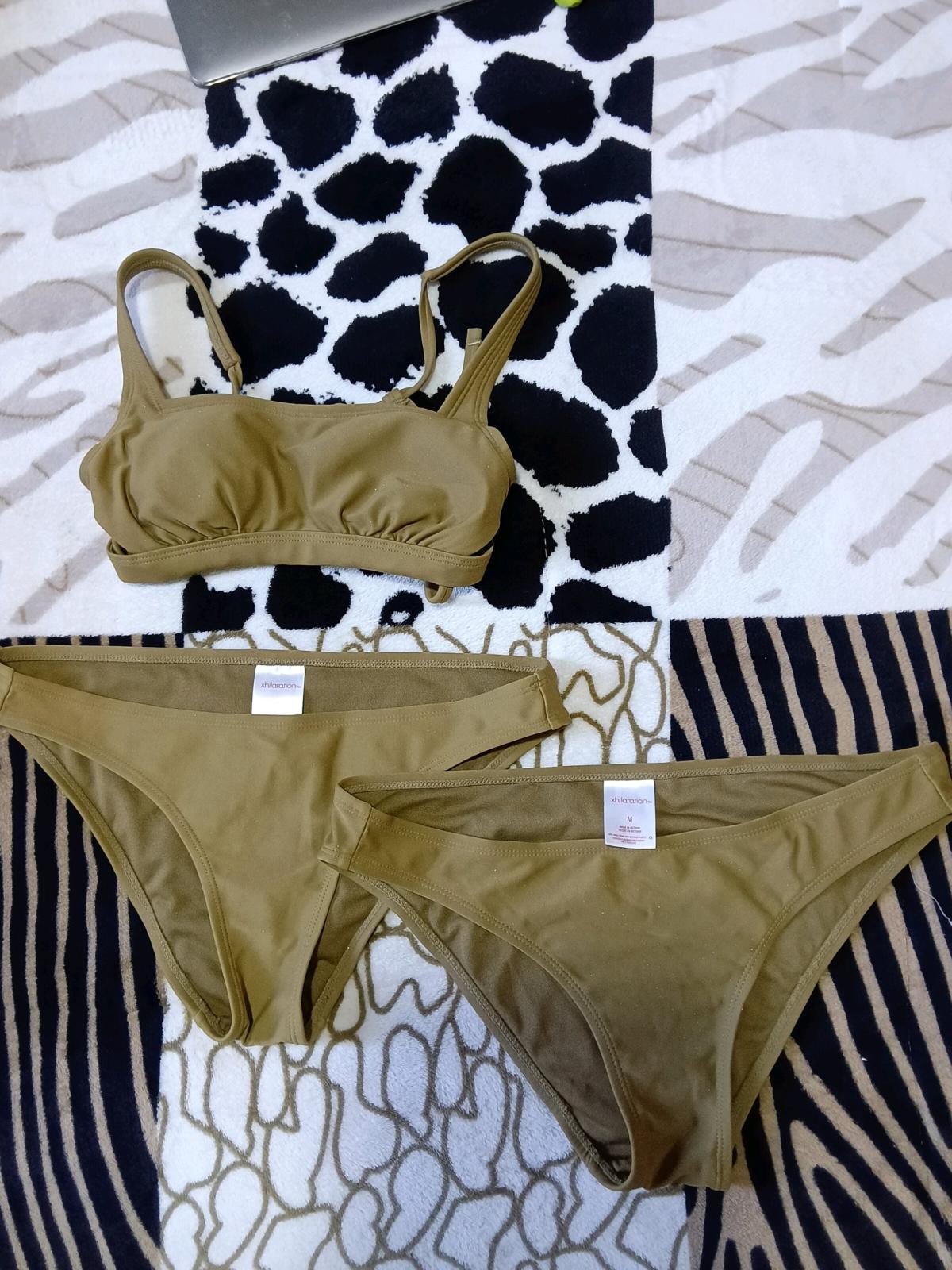 Cute two piece bikini set - Pomona, California - FleaMarketBay