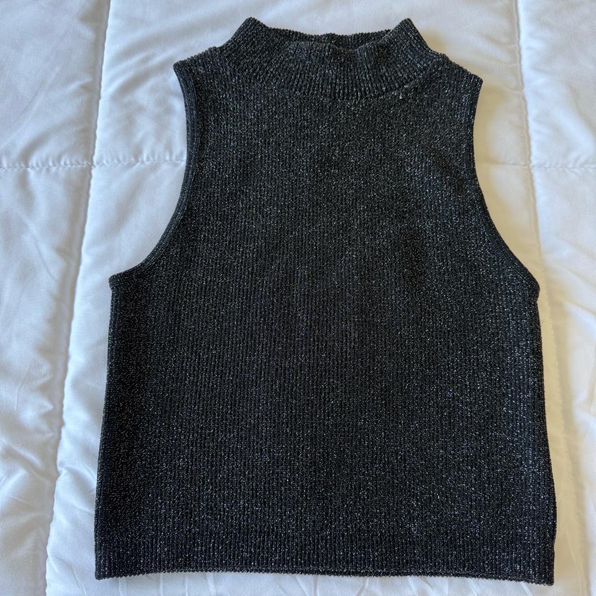 Shimmering Black Metallic Ribbed Mock Neck Top XSS  Elegant - Los Angeles, California - FleaMarketBay