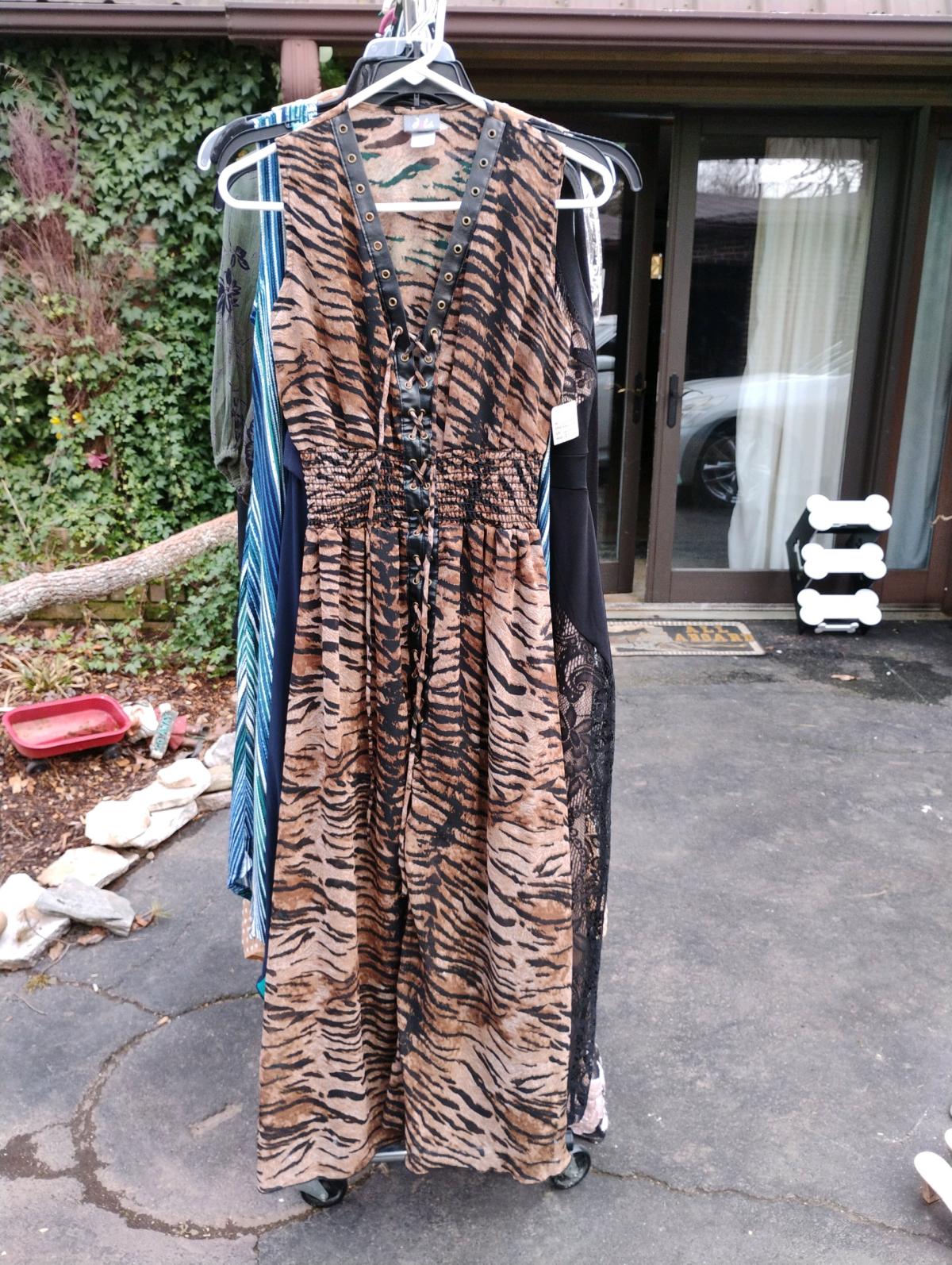 Beautiful Dresses - Murphy, North Carolina - FleaMarketBay