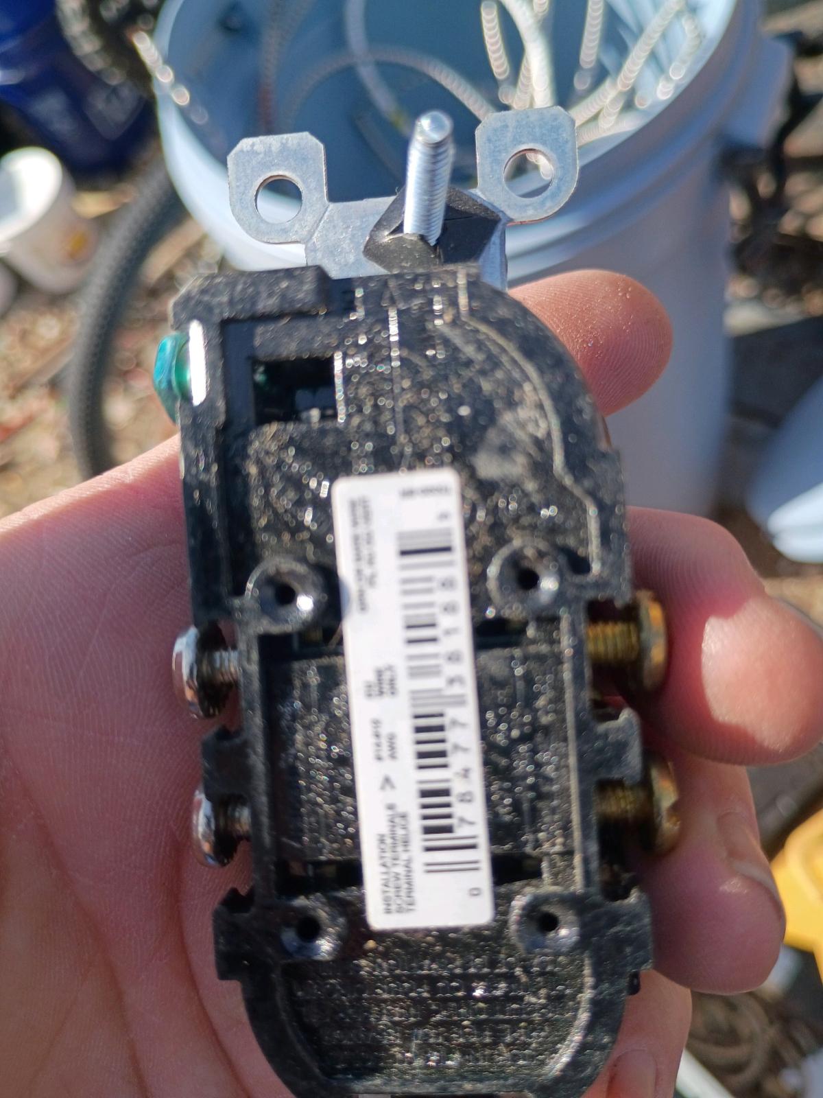 levition plug outlets - Colorado Springs, Colorado - FleaMarketBay