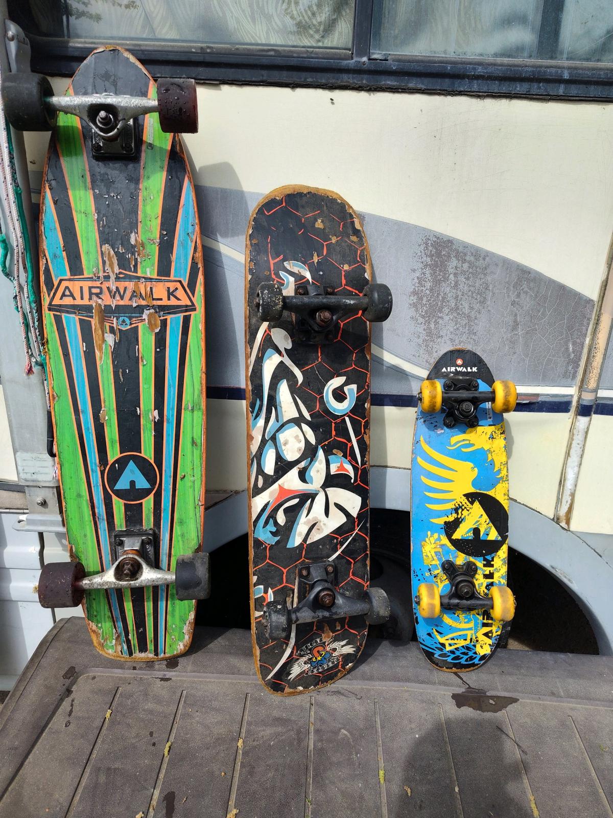 3 skate boards
