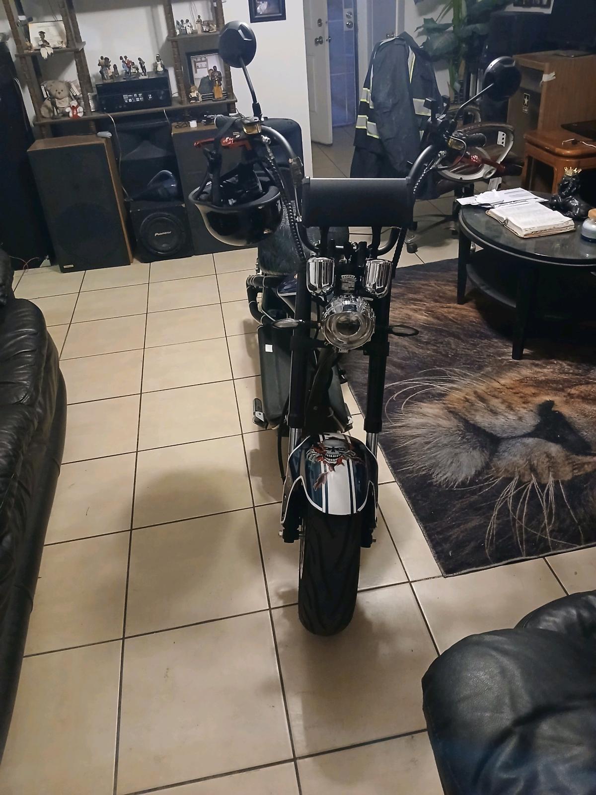 2022 eahora m1p 2000w scooter - Las Vegas, Nevada - FleaMarketBay