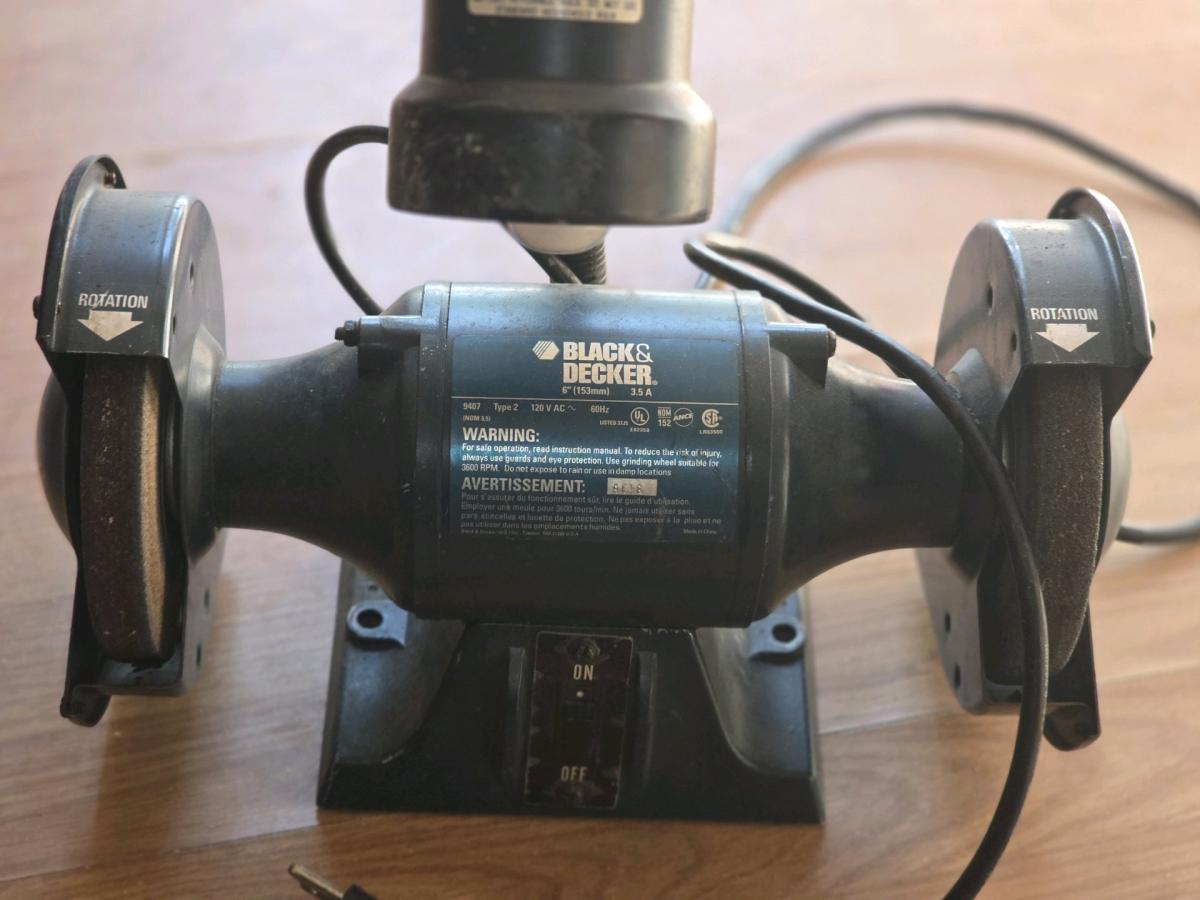 Black and Decker Double bench grinder - Belleview, Florida - FleaMarketBay