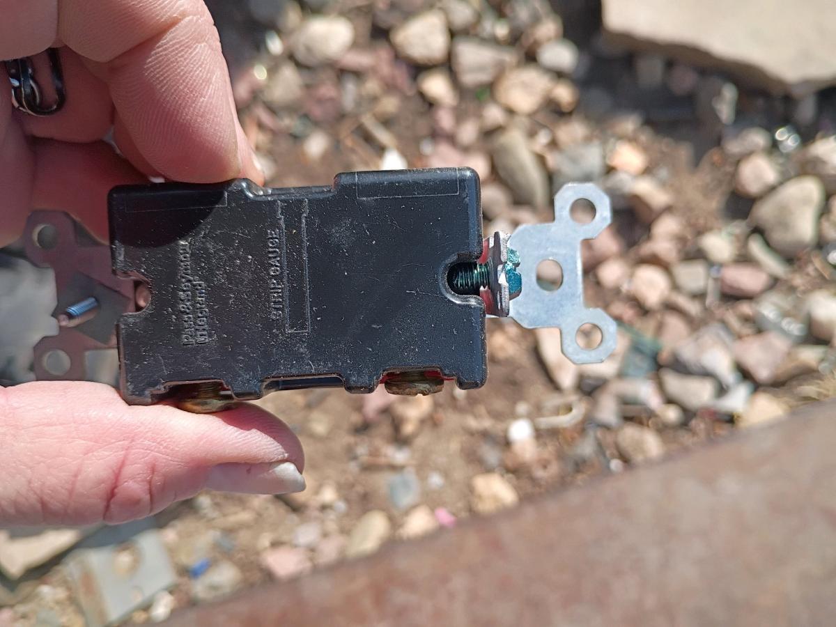 levition plug outlets - Colorado Springs, Colorado - FleaMarketBay