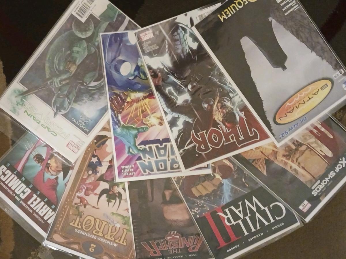 a mystery box of 25 comic - Ontario, California - FleaMarketBay