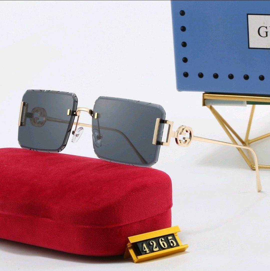 Woman Sunglasses - Norwalk, California - FleaMarketBay