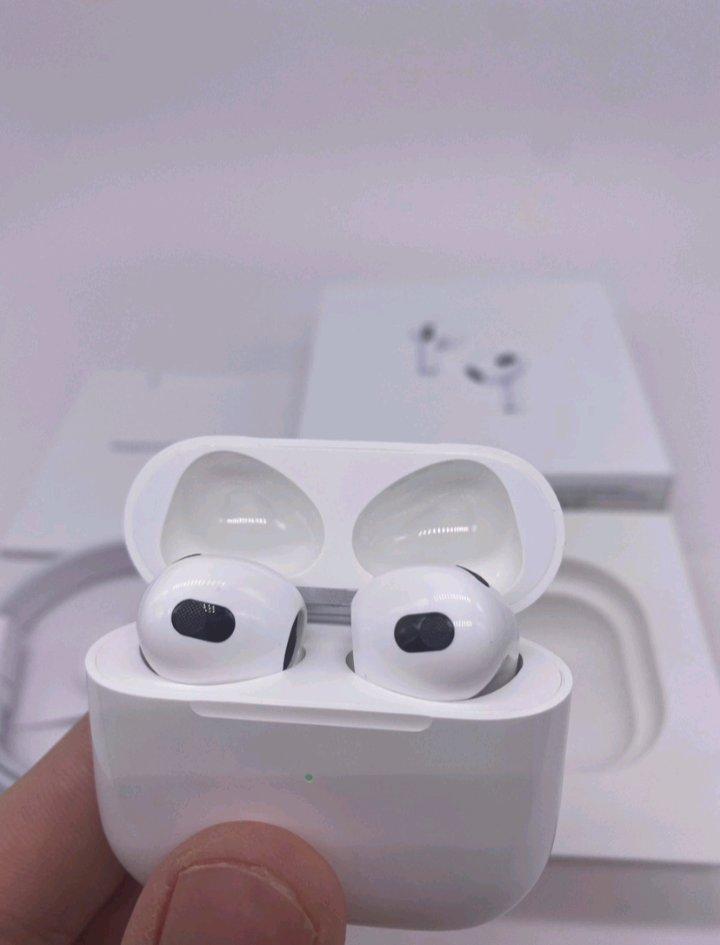 Airpod 3rd generation - Alicia, Illinois - FleaMarketBay