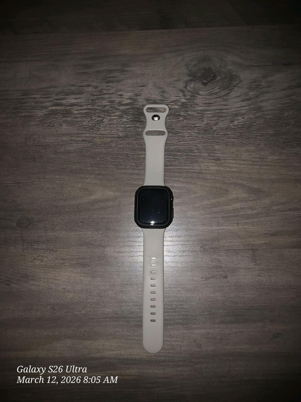 Apple Watch SE 2nd Gen 40mm Black Aluminum Bluetooth
