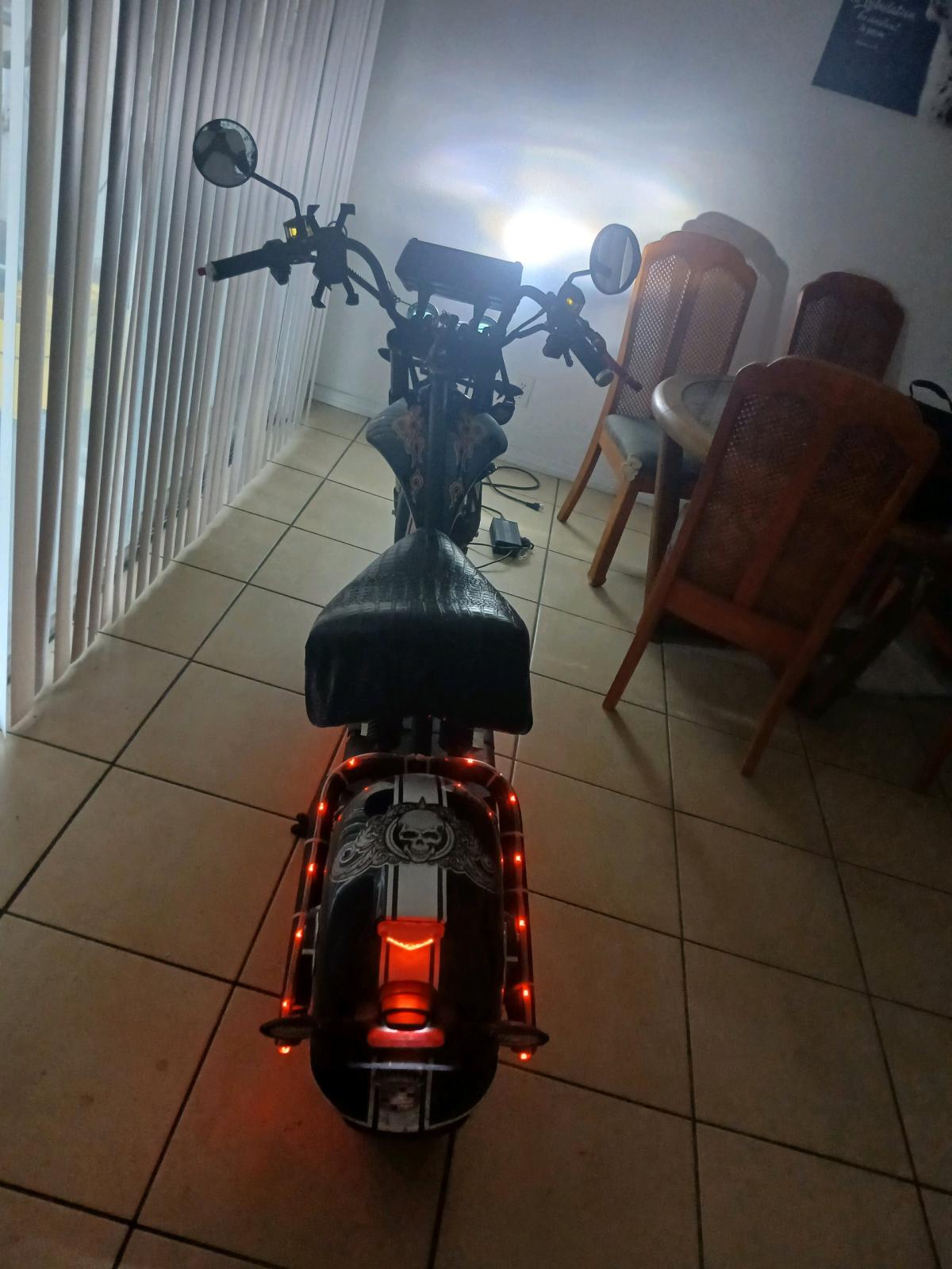 2022 eahora m1p 2000w scooter - Las Vegas, Nevada - FleaMarketBay