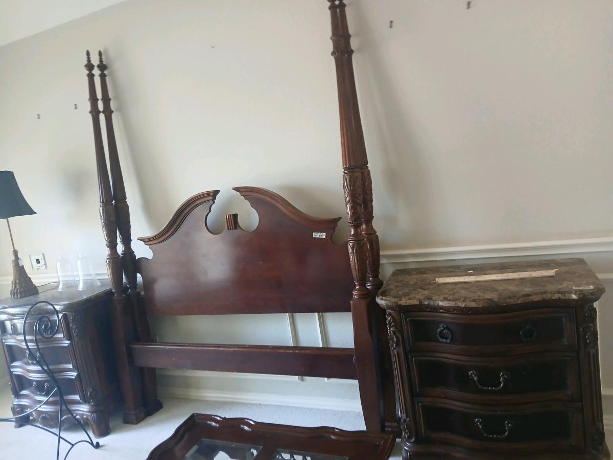bedroom set queen or best offer - Fort Worth, Texas - FleaMarketBay