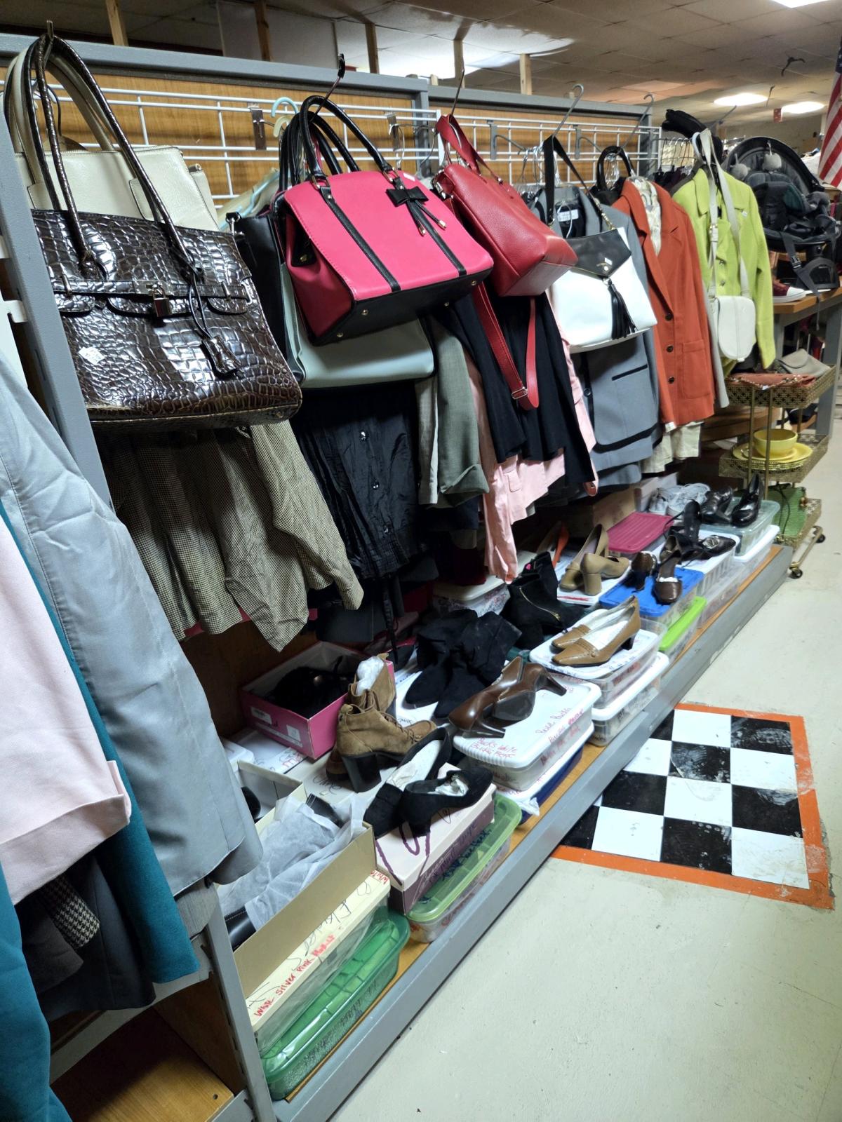 Big clearance sale - Chesapeake, Virginia - FleaMarketBay