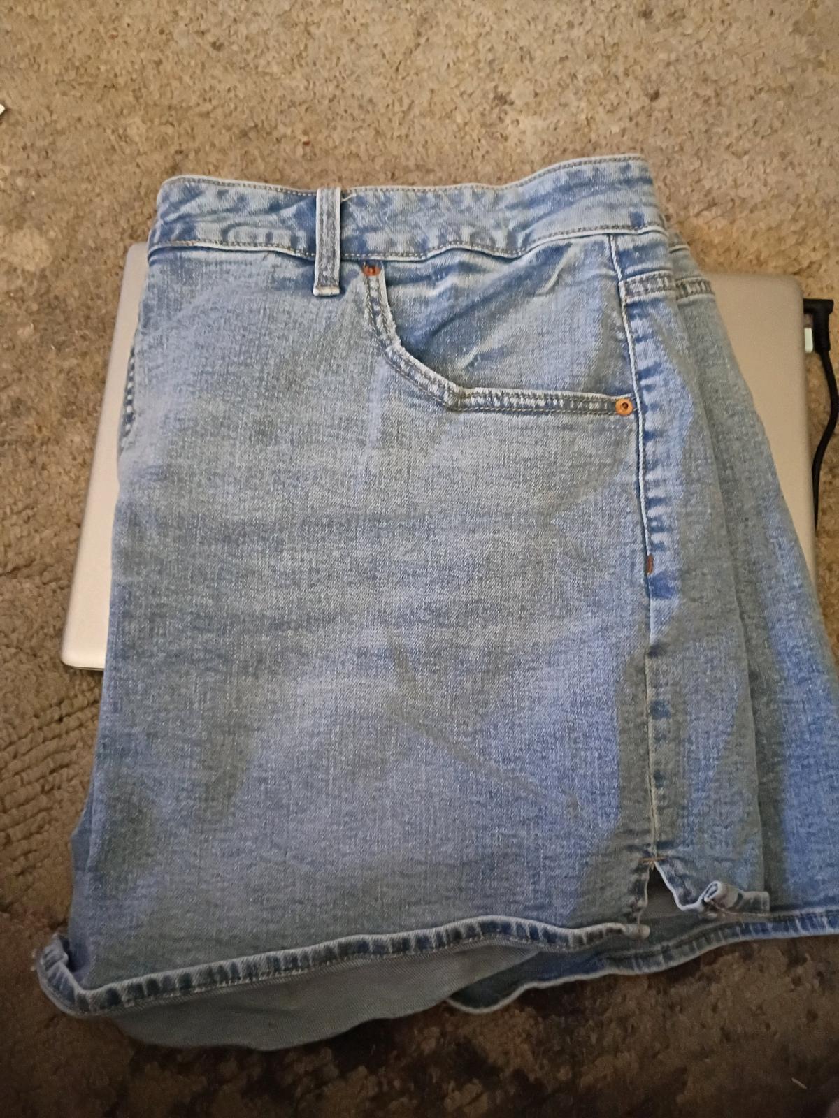 Womens shorts - Winnebago, Illinois - FleaMarketBay