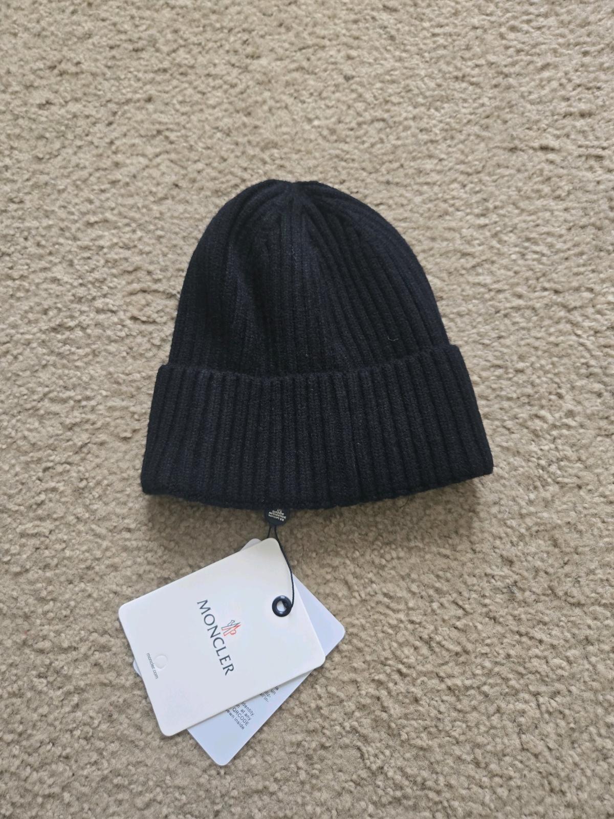 Moncler beanie - Houston, Texas - FleaMarketBay