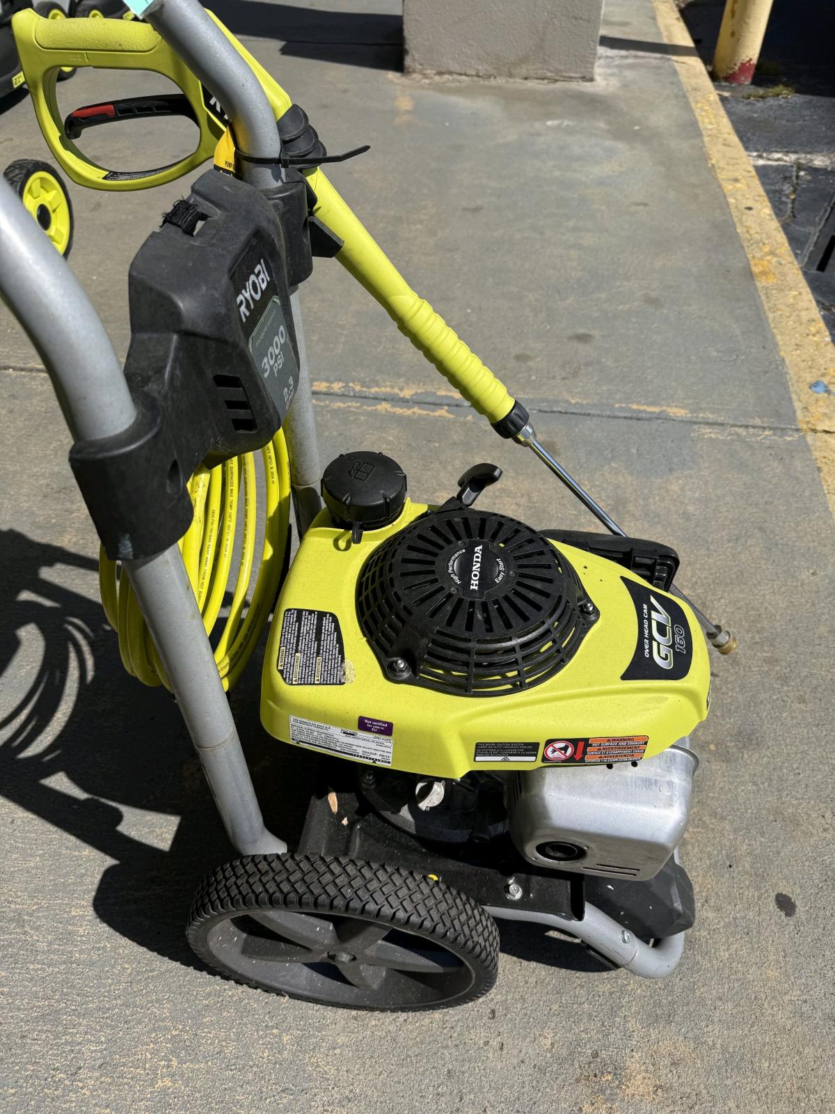 3000psi pressure washer Honda - Cobb, Georgia - FleaMarketBay