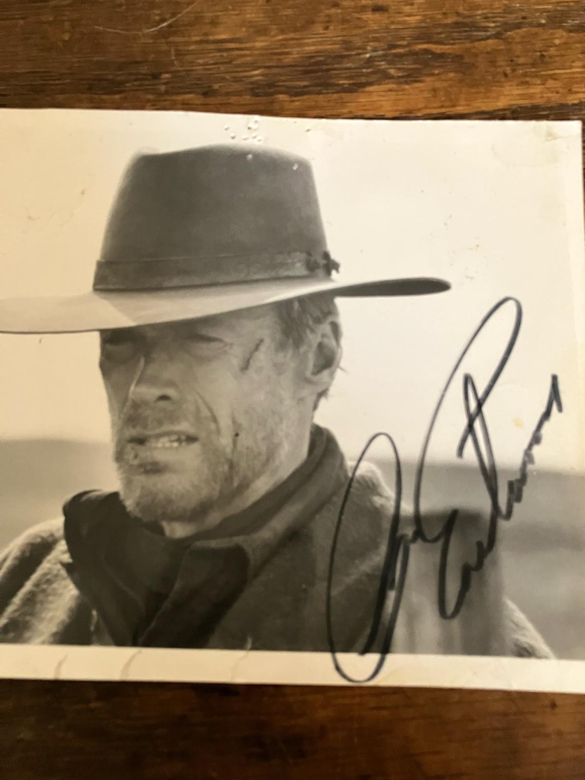 autograph - San Fernando, California