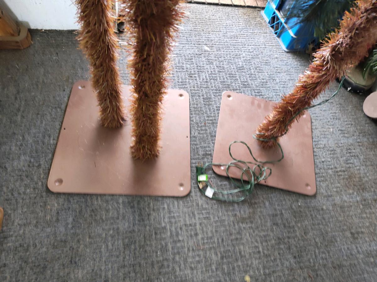 palm tree light patios 2 set of - Fresno, California - FleaMarketBay