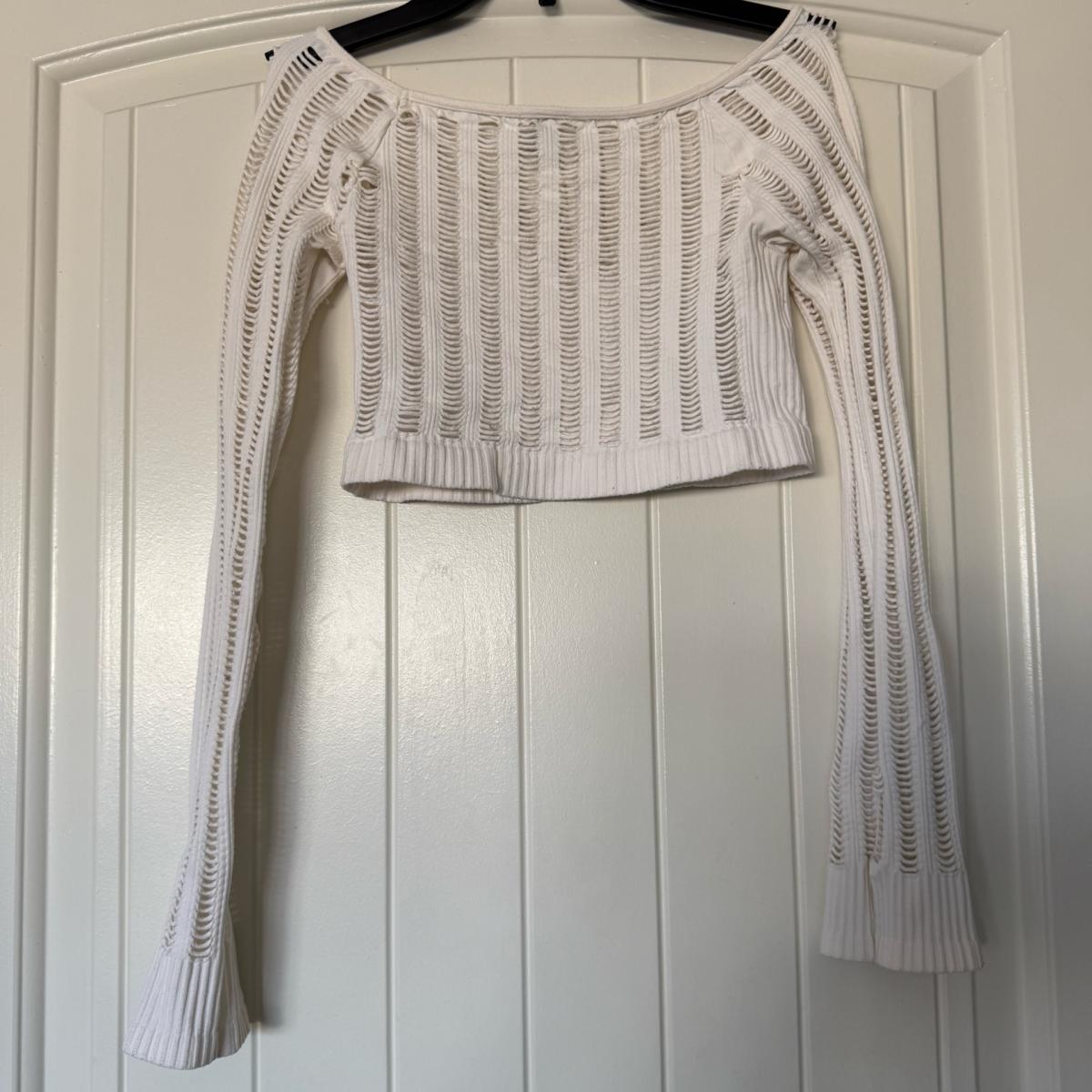 White Ribbed Distressed Knit Long Sleeve Crop Top  Brand New - Los Angeles, California - FleaMarketBay