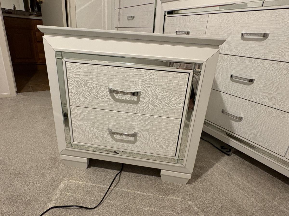 dresser chest and night Stand - Houston, Texas - FleaMarketBay