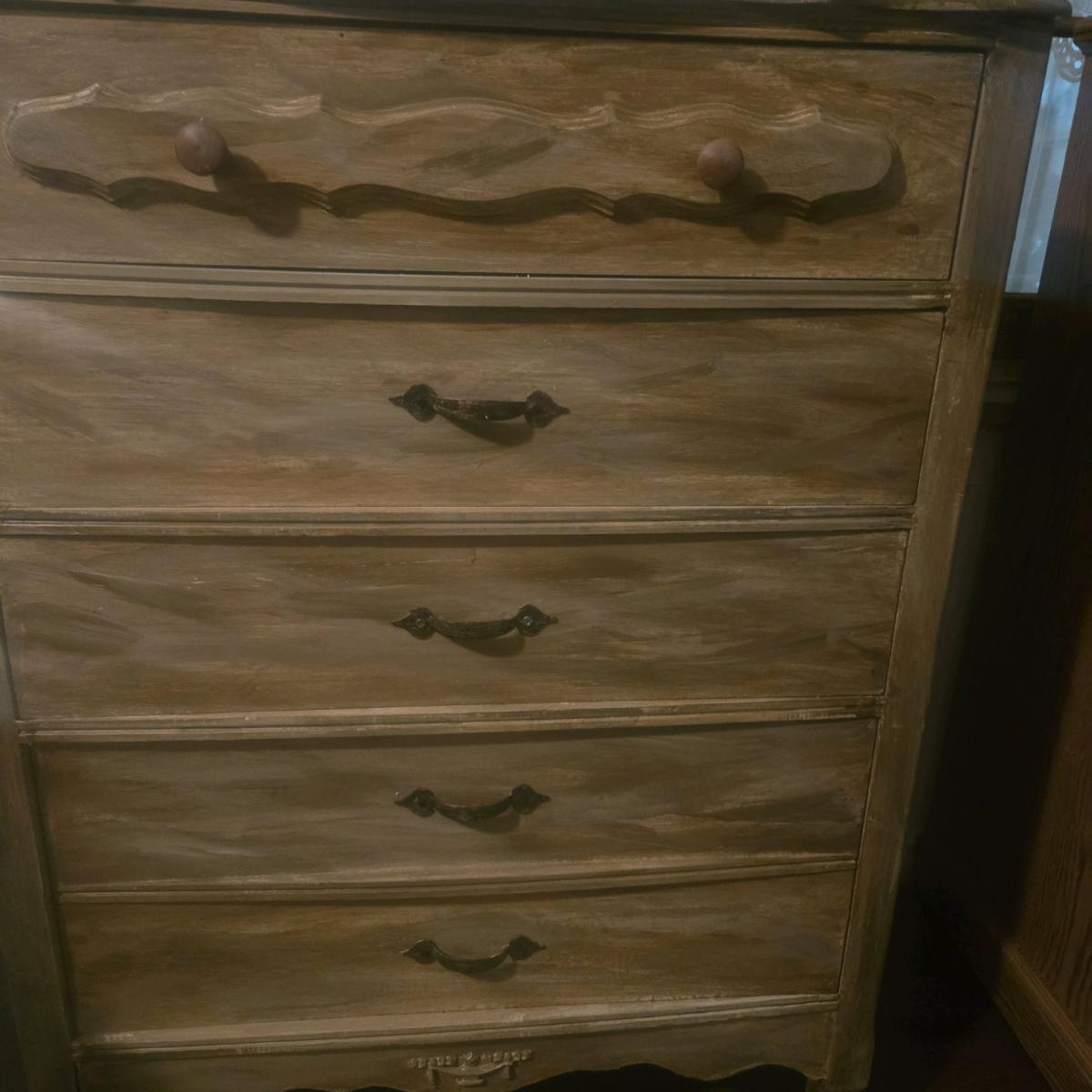 dresser marbling painting on top woodgrain draws and side - Alicia, Arkansas