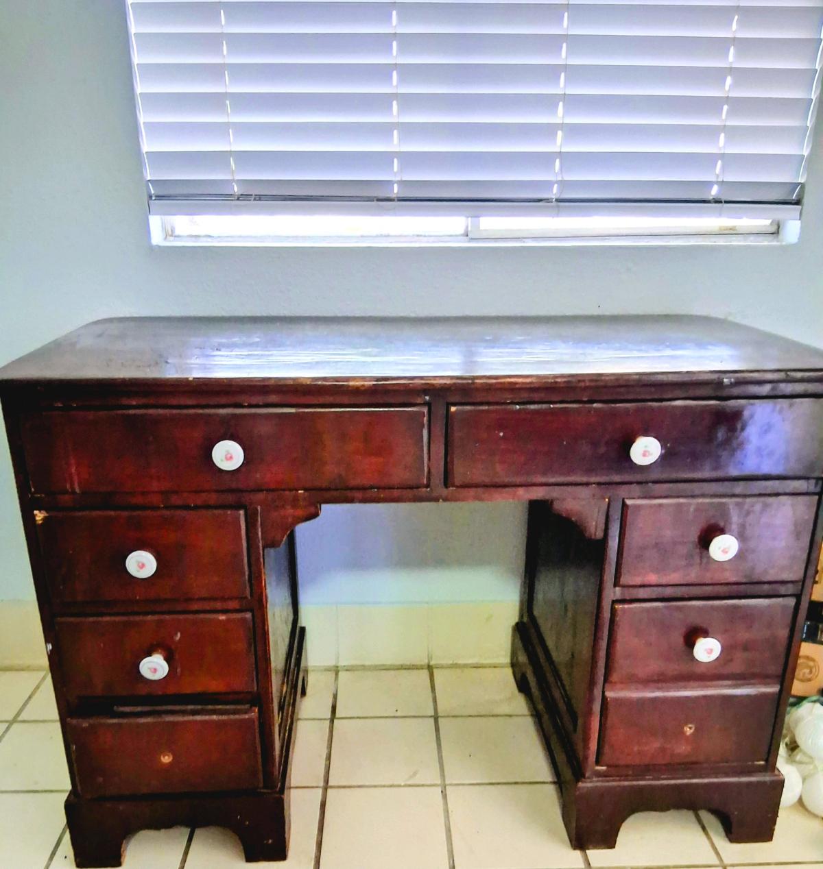 35 year old childhood desk - San Antonio, Texas