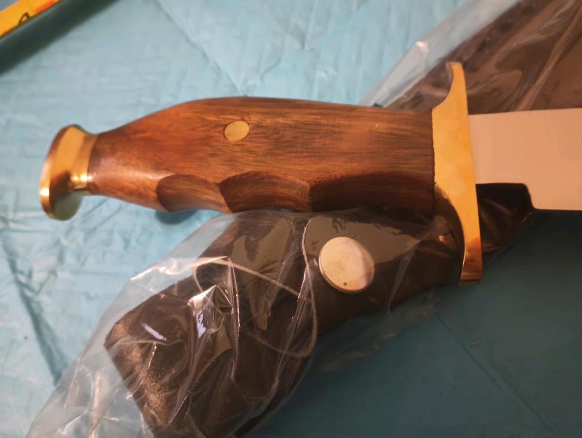 12in Bowie hunting knife with leather sheath - Staunton, Virginia - FleaMarketBay