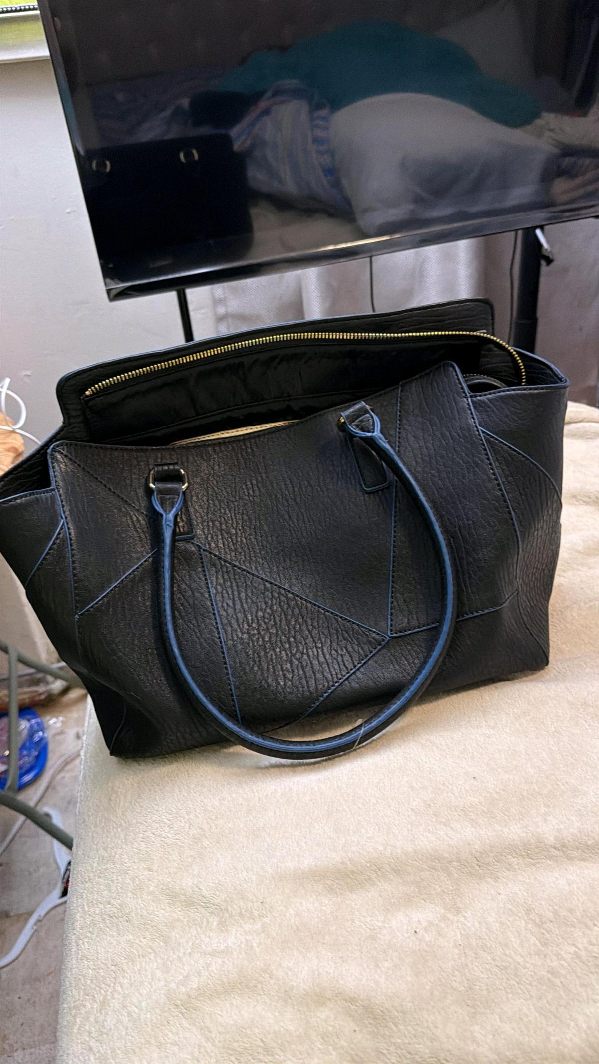 women handbags - Bridgeport, Connecticut - FleaMarketBay