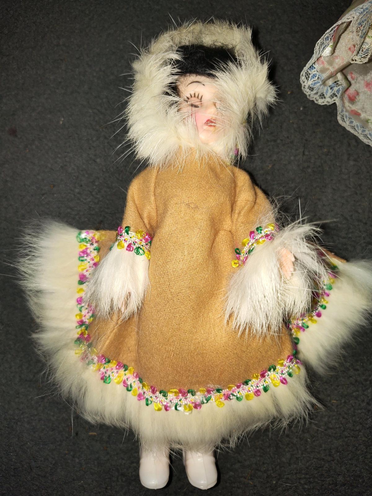 Madame Alexander dolls of the world collection 60s dolls - Red Bluff, California - FleaMarketBay