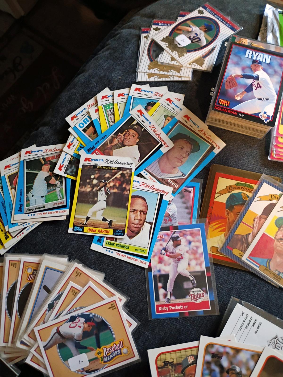 Basketball football and vintage baseball cards - Indianapolis, Indiana - FleaMarketBay