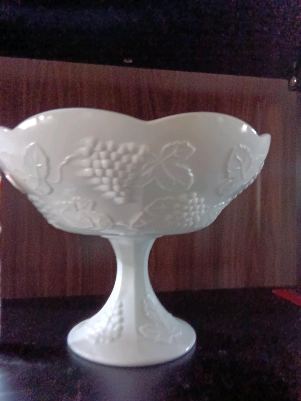 vintage ceramic pedestal fruit base - El Paso, Texas - FleaMarketBay