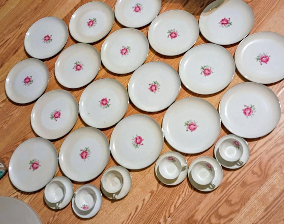 vintage imperial rose china set of30 - Elberton, Georgia