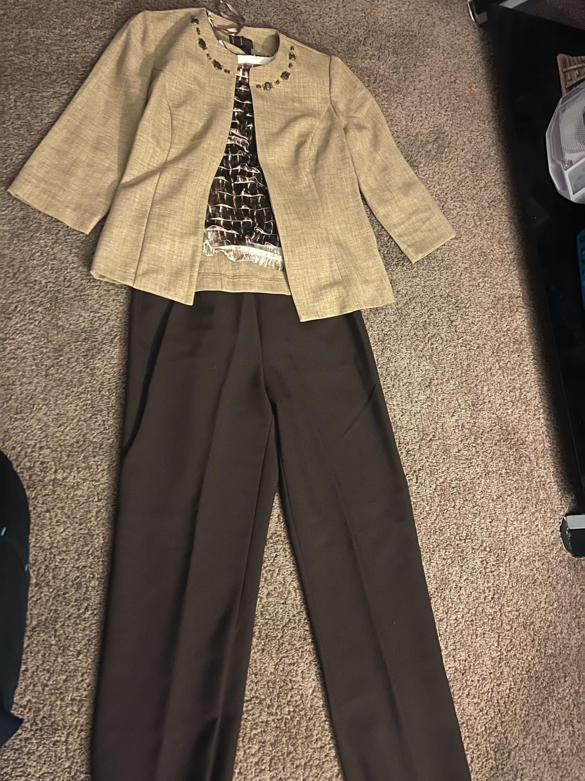 womens clothing - Middletown, Ohio - FleaMarketBay