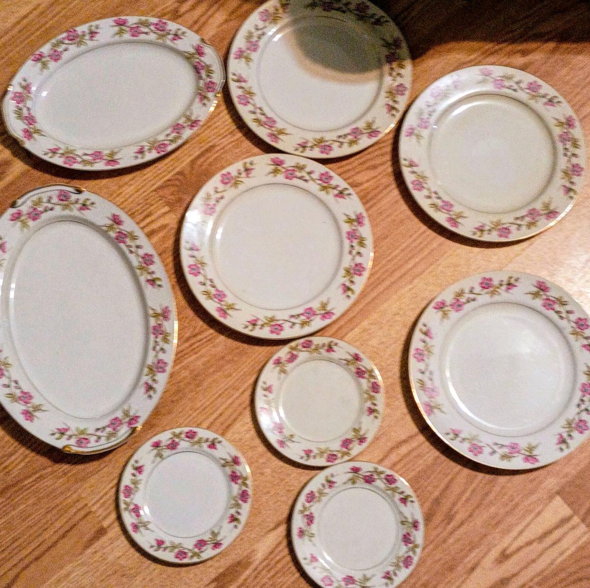 vintage valmont china set of 9 - Elberton, Georgia