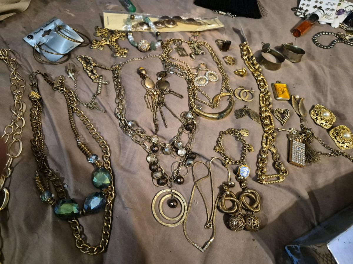 fashion jewelry - Cochran, Georgia - FleaMarketBay