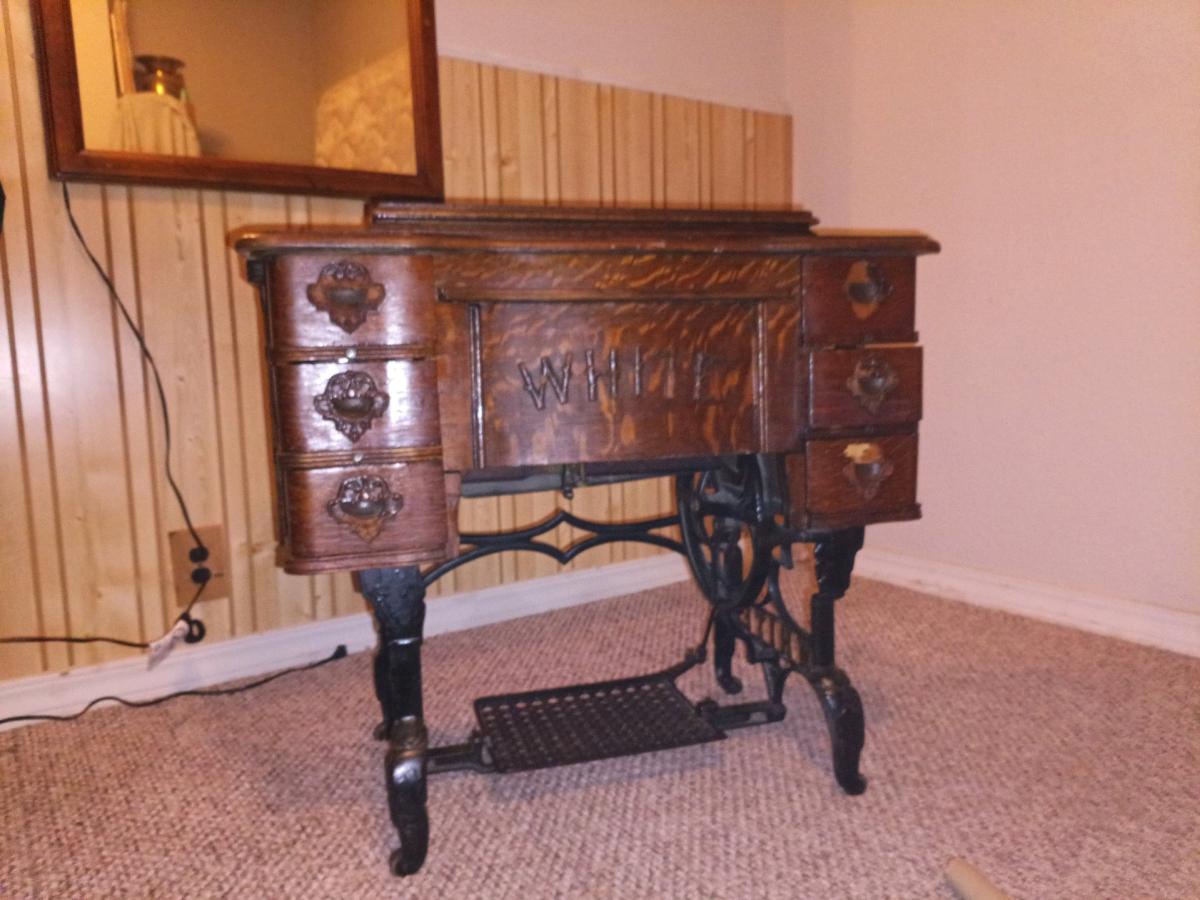 white company 1913 treadle sewing machine - Glenoma, Washington - FleaMarketBay