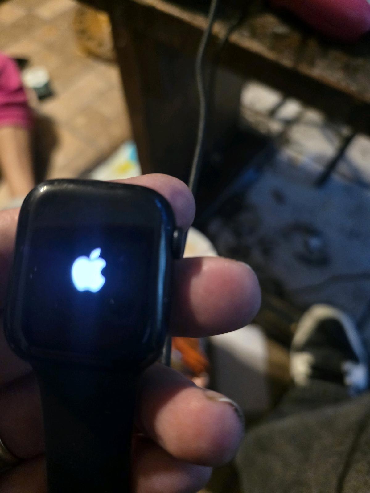 7th series apple watch gps ceramic 44mm - Brownwood, Texas - FleaMarketBay