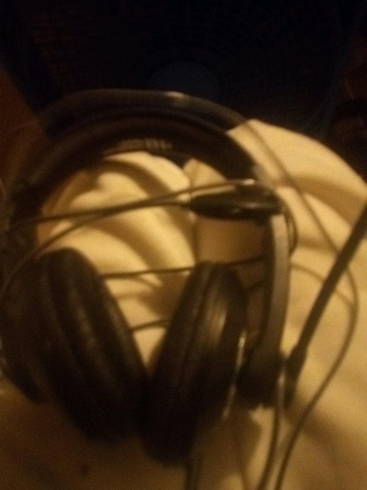 two black headphones - Fort Wayne, Indiana - FleaMarketBay