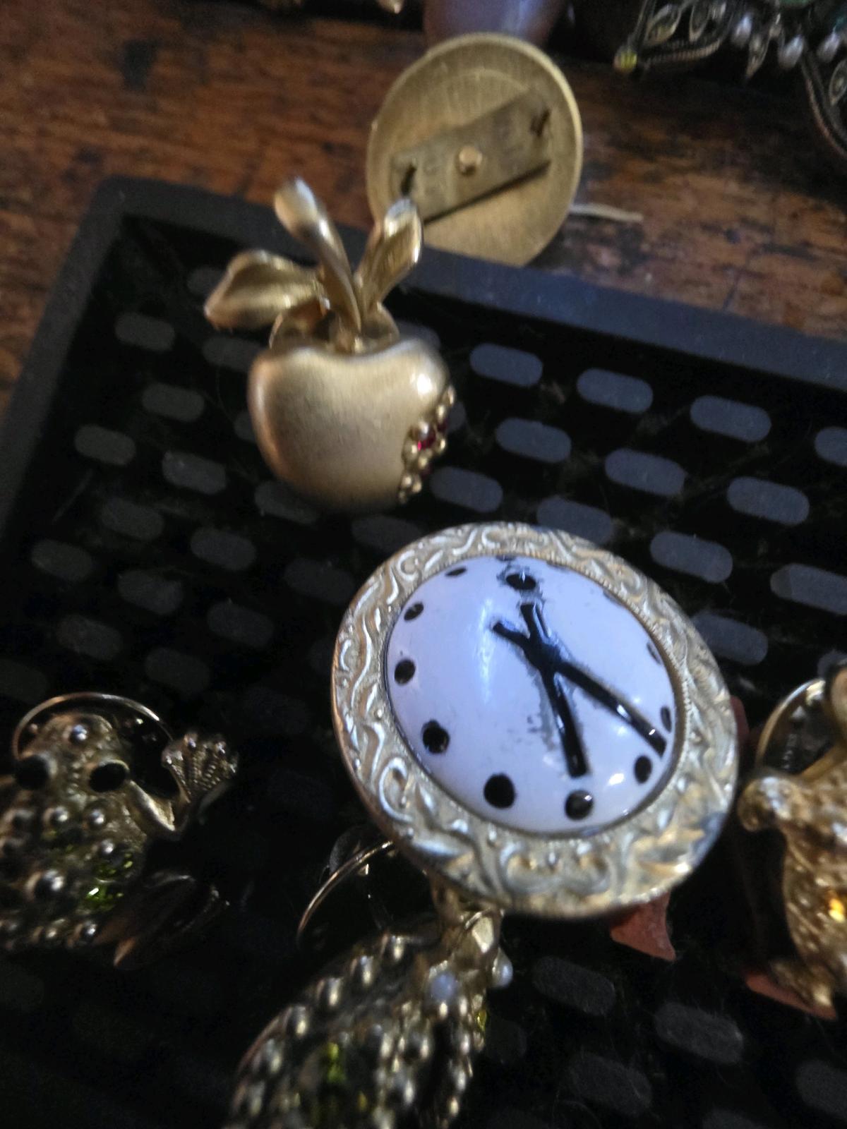 heirlooms and other mostly jewelry - Abilene, Texas - FleaMarketBay