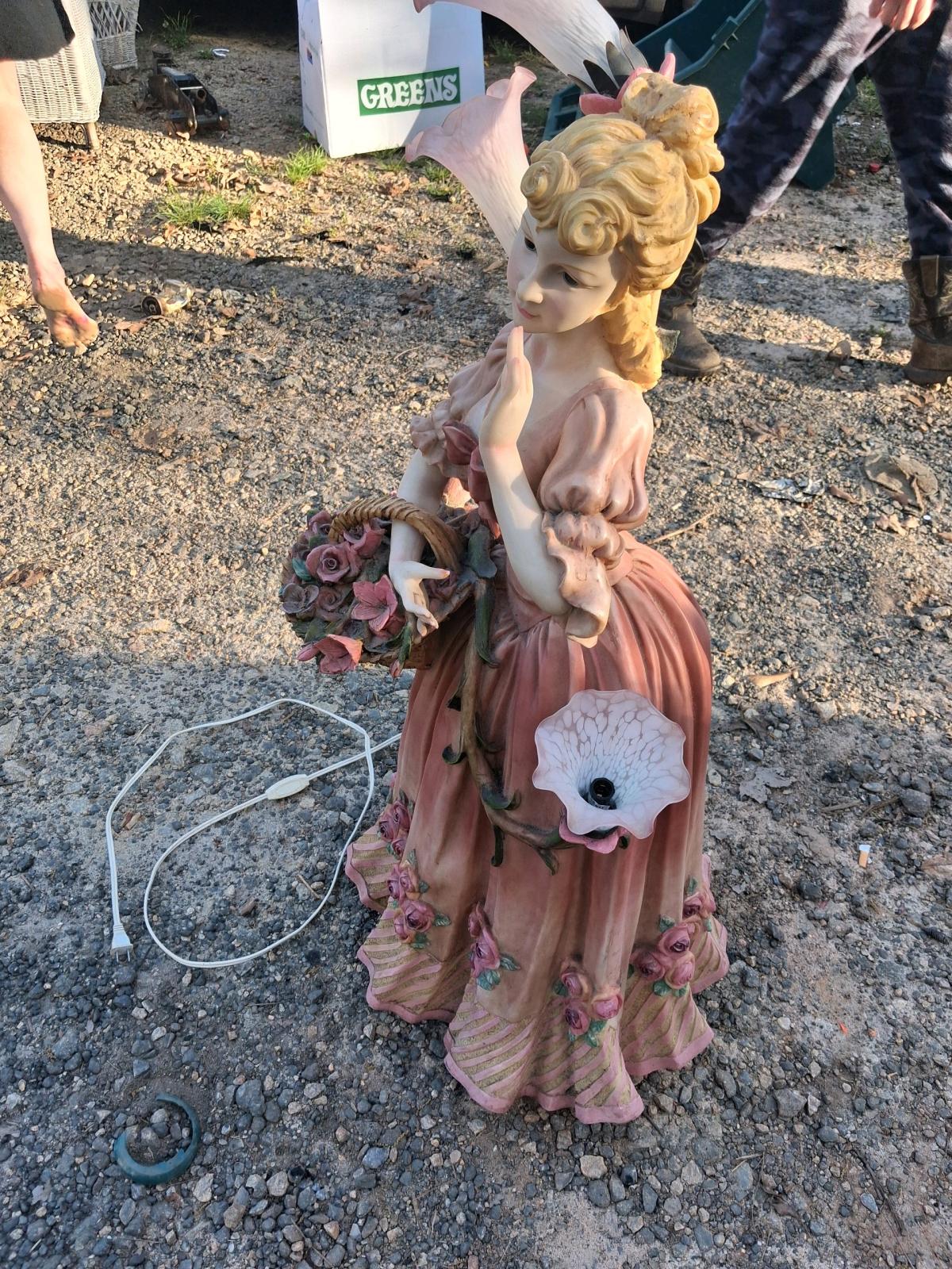 4 foot angel lamp - Alicia, Arkansas - FleaMarketBay