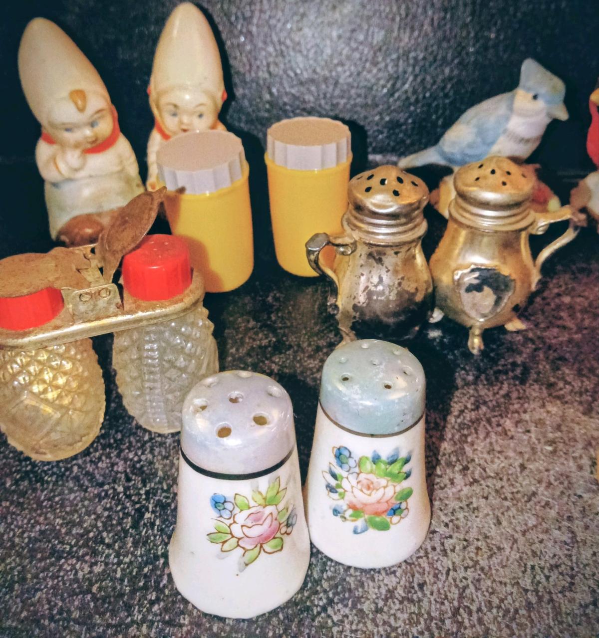 Vintage Salt and Pepper Shakers 10 Sets Shaker - Plano, Texas - FleaMarketBay
