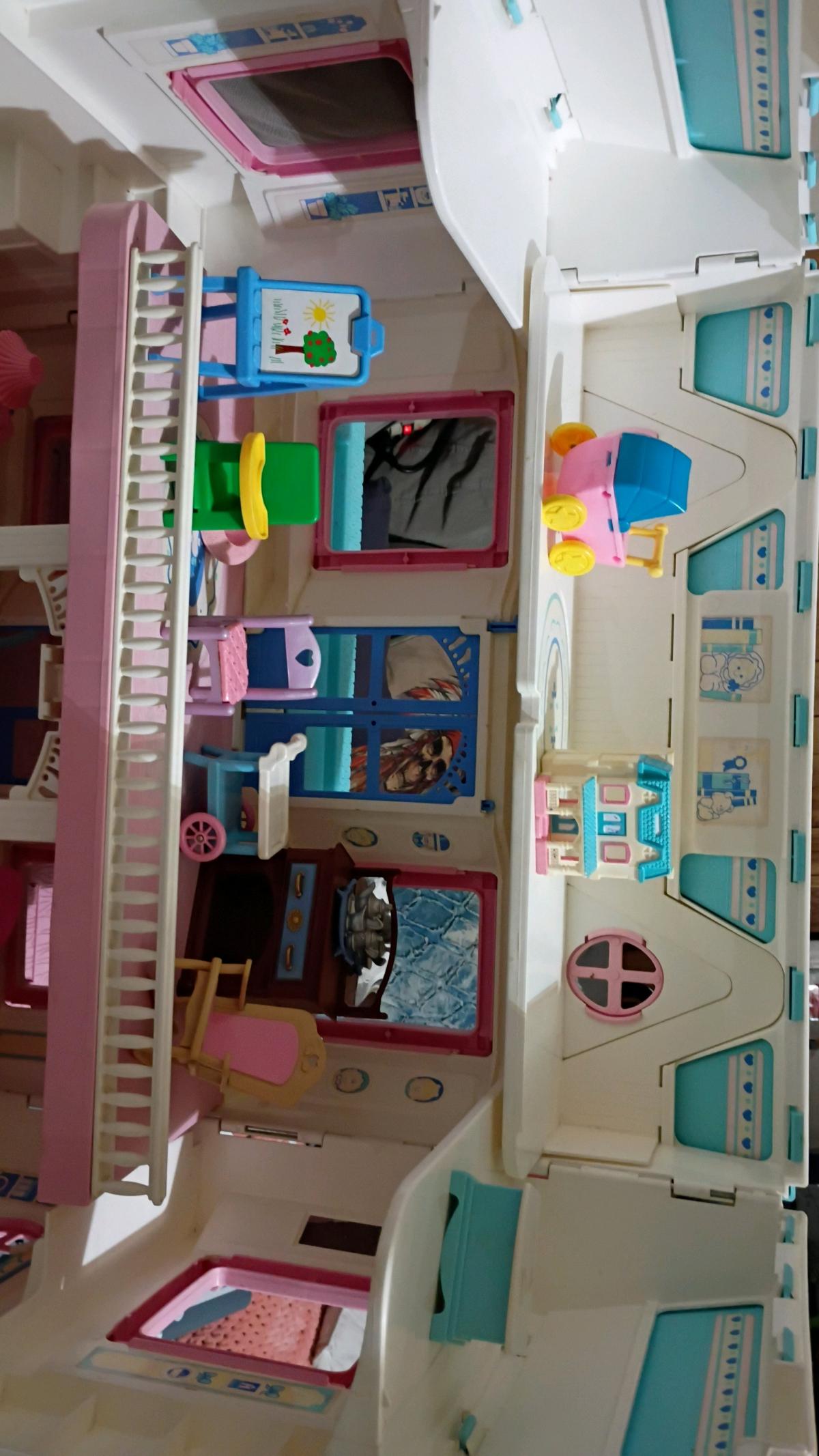 vintage dollhouse with accessories - Ohatchee, Alabama - FleaMarketBay