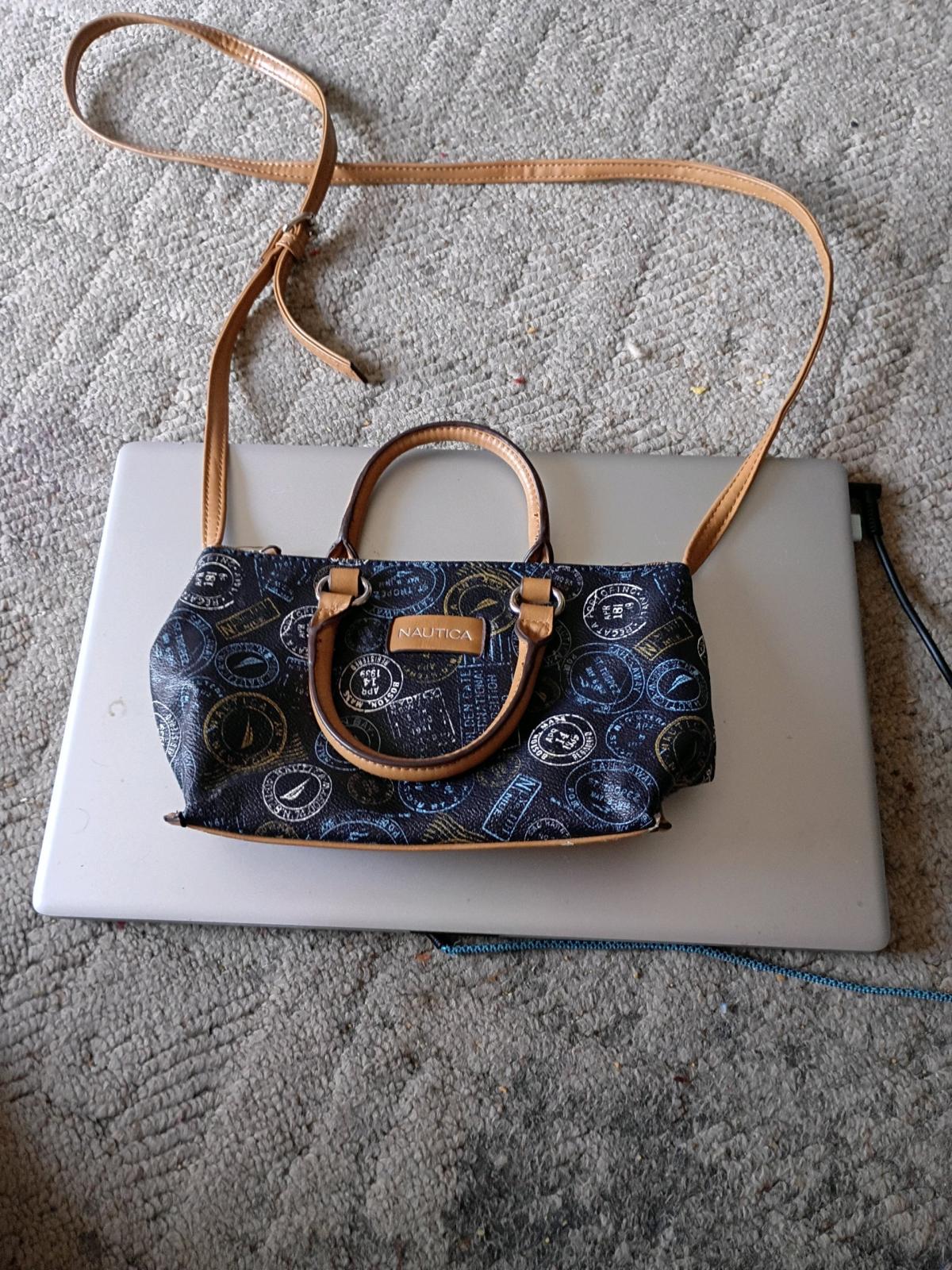 Womens purses - Winnebago, Illinois - FleaMarketBay