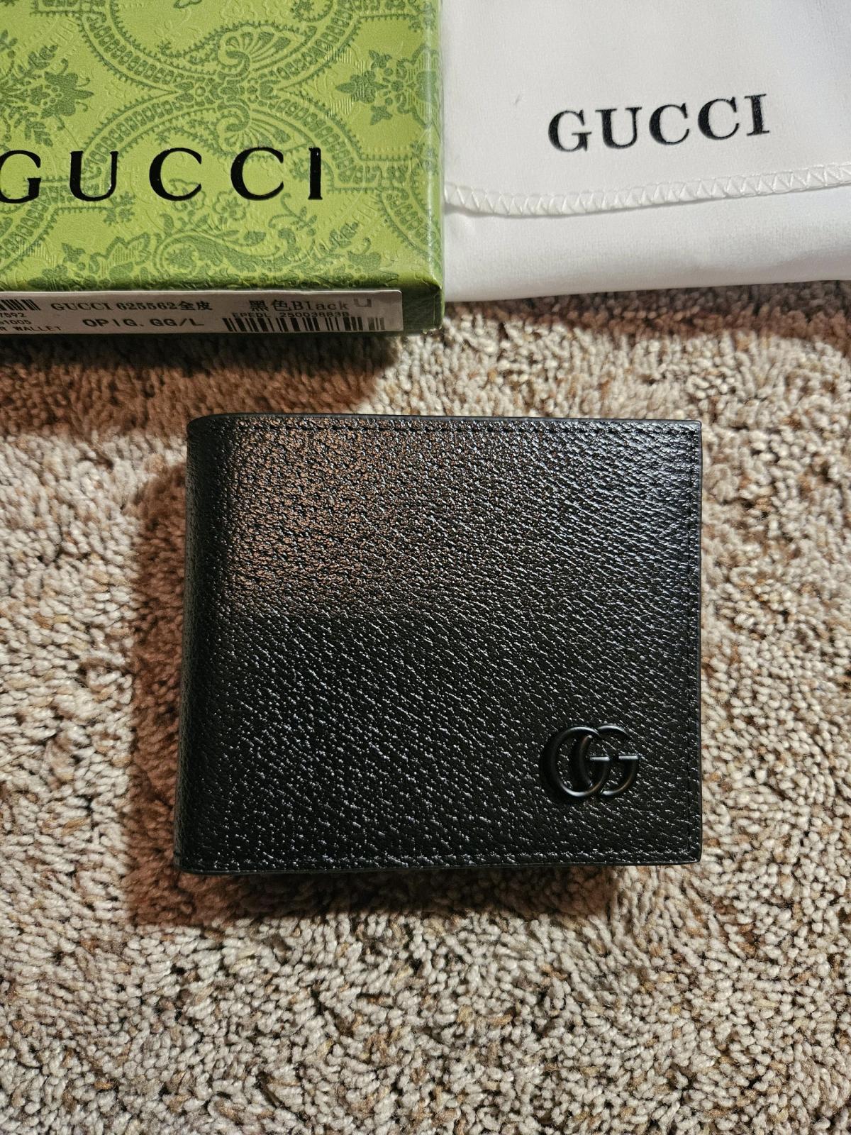 Gucci Mens Black Bifold Wallet