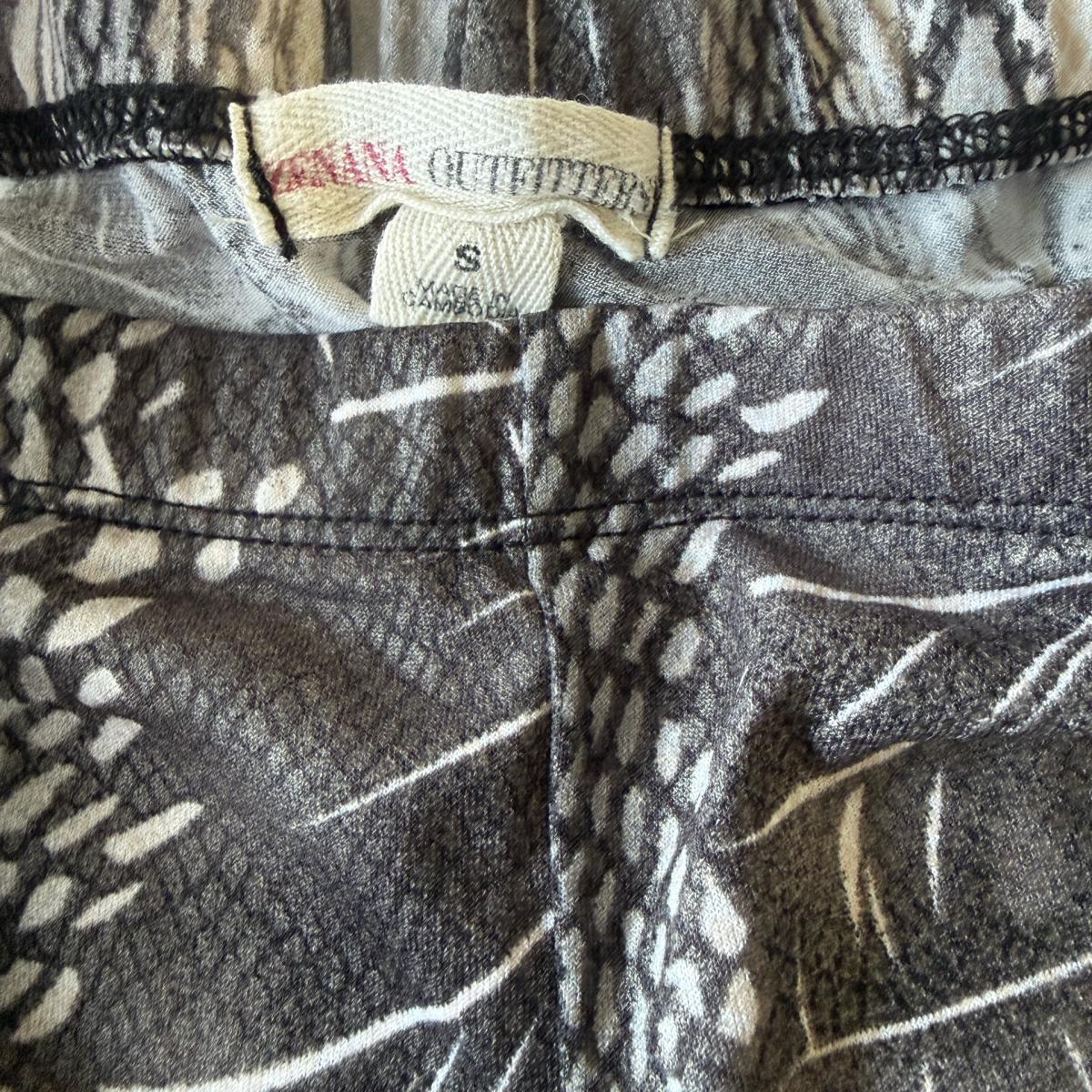 Y2K Snake Print Leggings  Zenana Outfitters  GreyBlack Snake - Los Angeles, California - FleaMarketBay