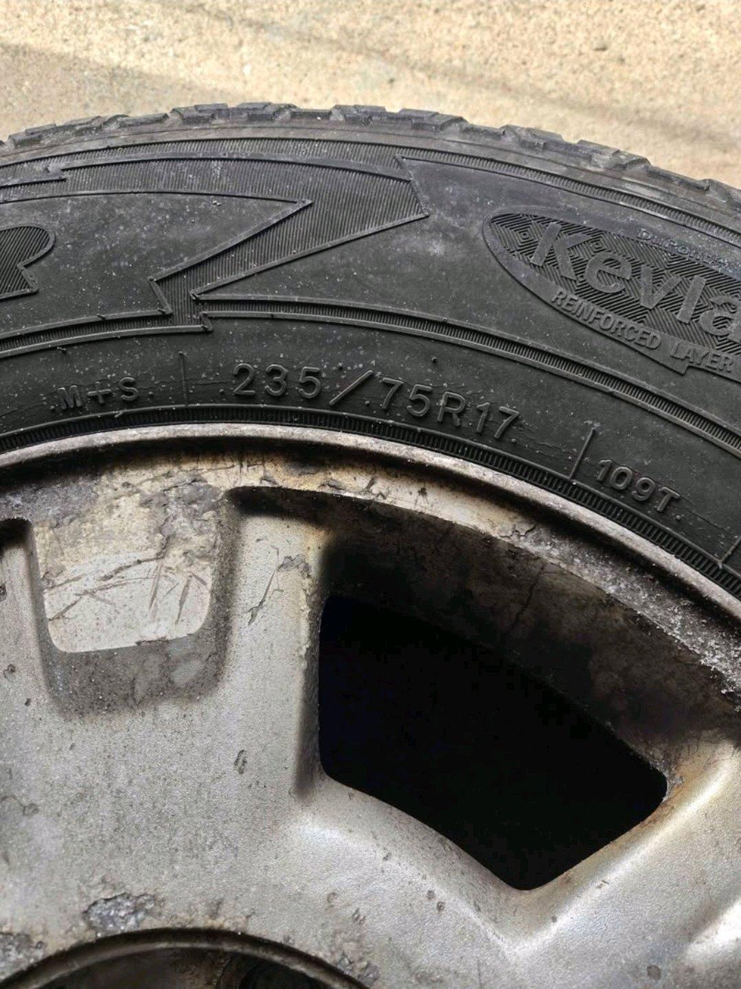 Set of wheels with Tires - Dearborn Heights, Michigan - FleaMarketBay