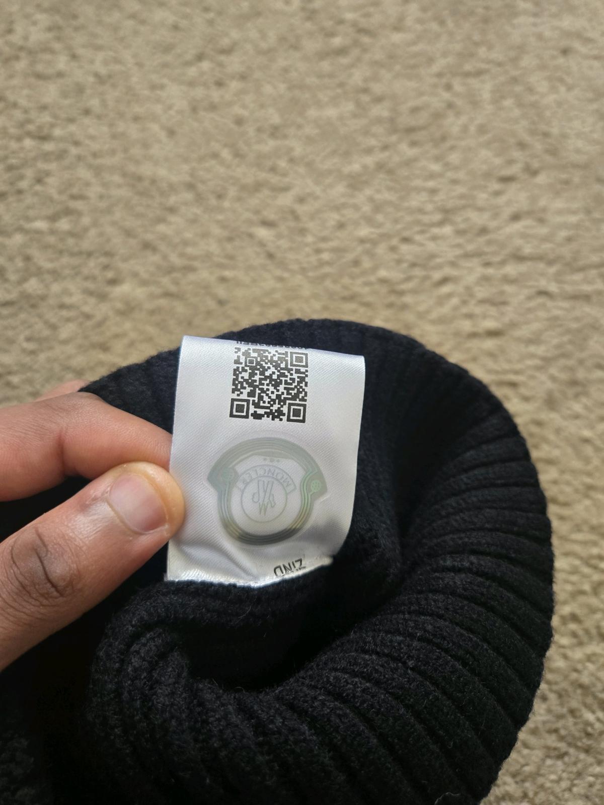 Moncler beanie - Houston, Texas - FleaMarketBay