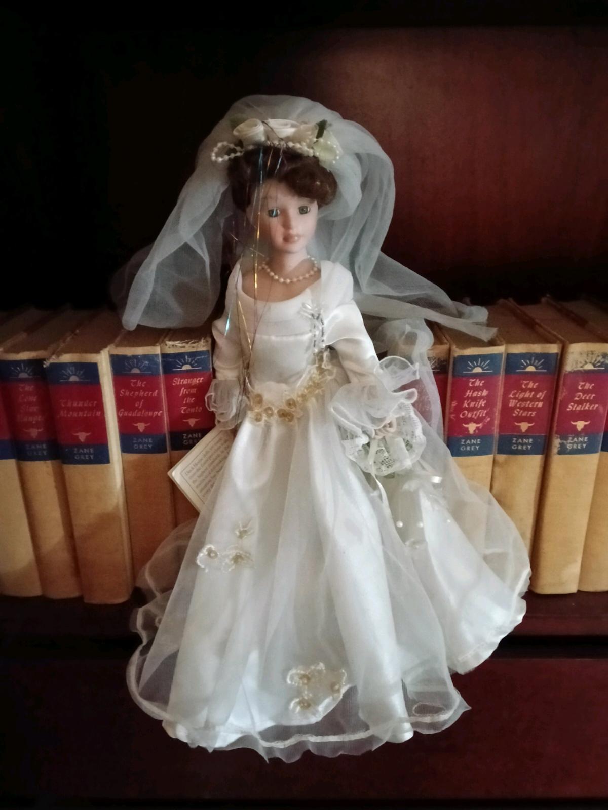 Duck House Porcelain Bride