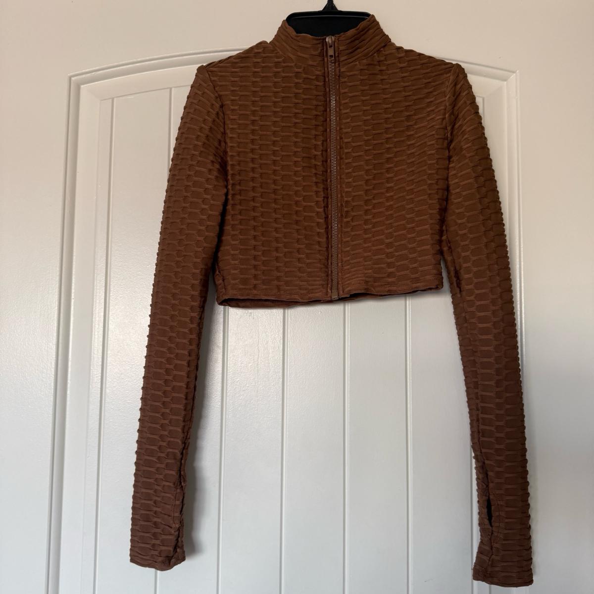 TIMING Textured Cropped ZipUp Top w Thumbholes  Size S