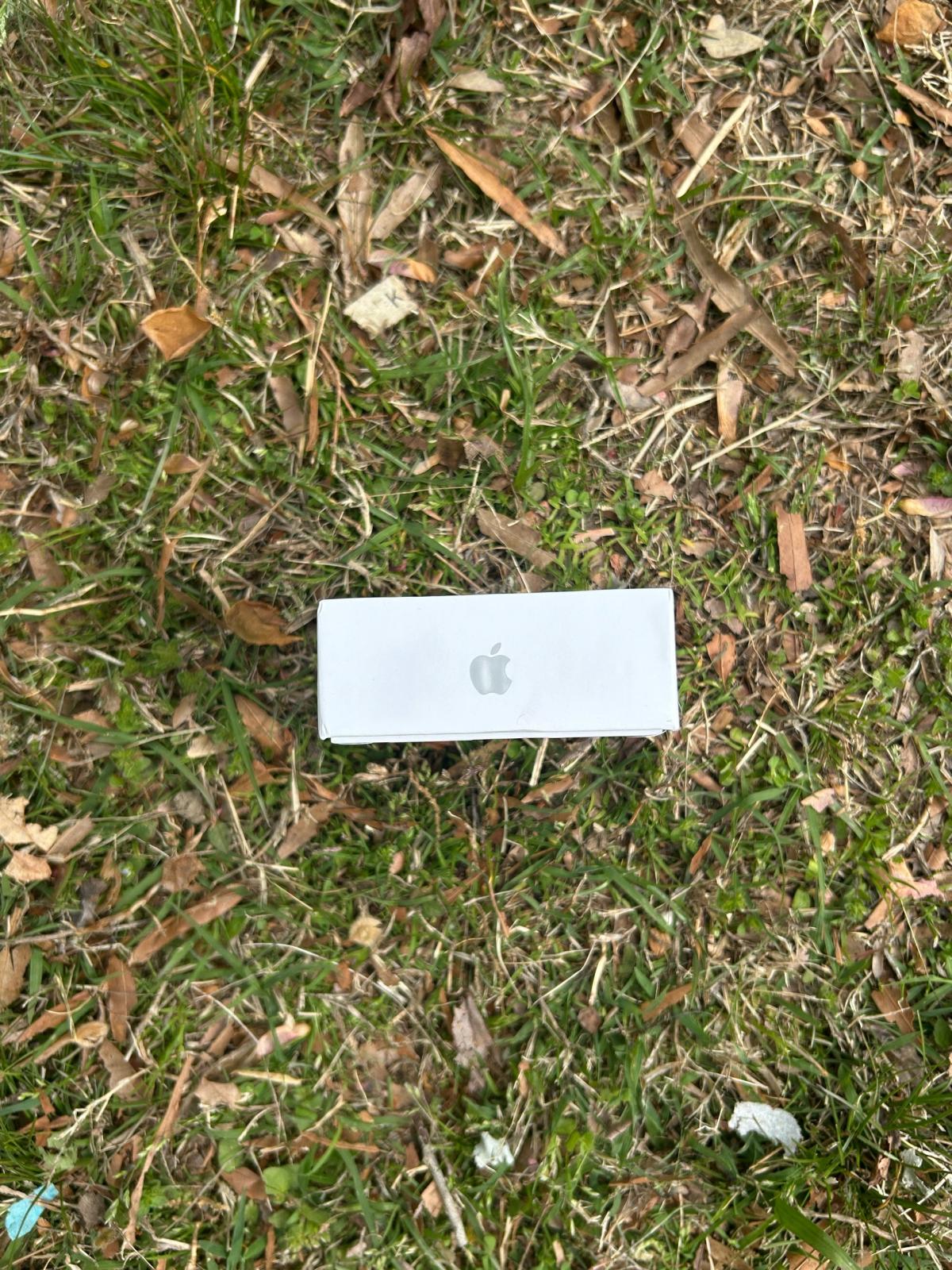 Apple AirPods 4th Generation  Authentic  Clean  Works Perfec - High Point, North Carolina - FleaMarketBay