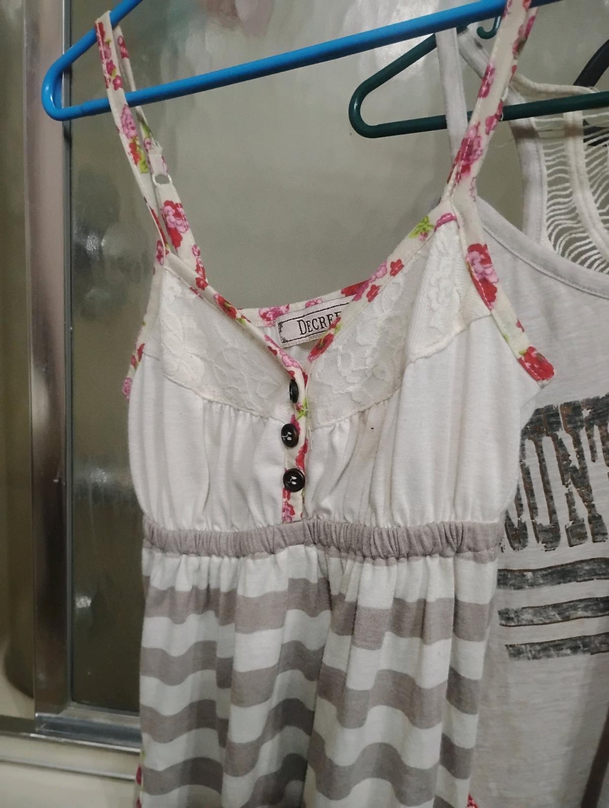 3 summer shirts size small - Searcy, Arkansas - FleaMarketBay